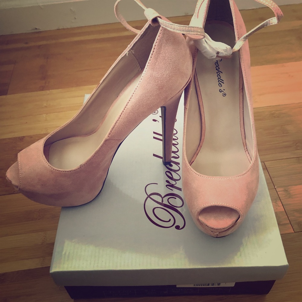 Breckelle’s   Color blush suede
